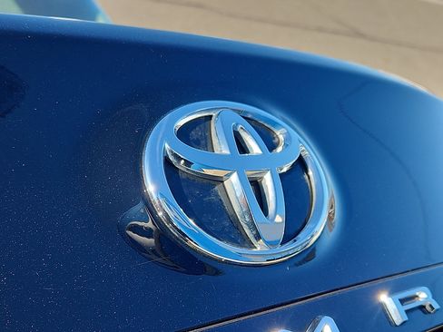 Used 2023 Toyota Camry LE image 28