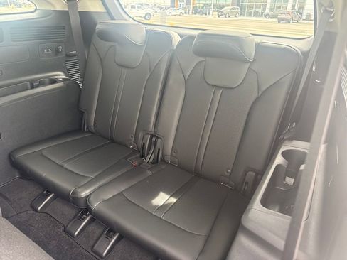 Used 2023 Kia Sorento S image 28