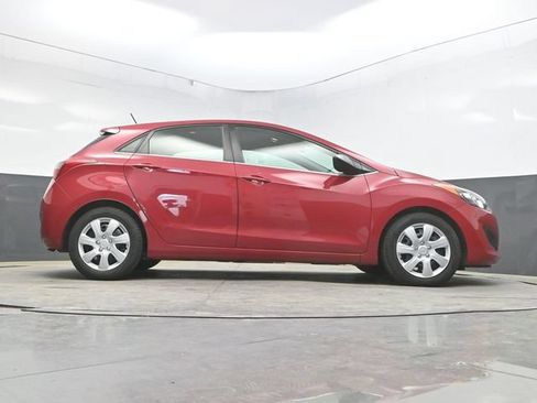 Used 2016 Hyundai Elantra GT FWD image 31
