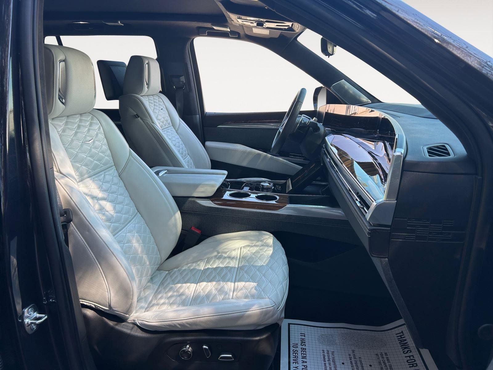 Certified 2025 Cadillac Escalade Sport Platinum w/ LPO, ONYX Package AWD/4WD image 15
