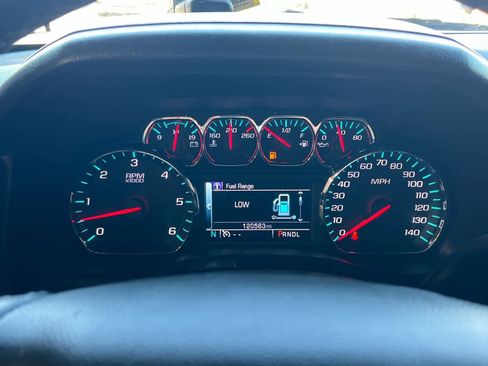 Used 2017 GMC Yukon XL SLT image 25