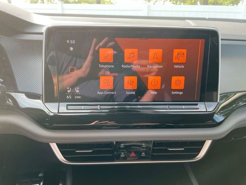 New 2025 Volkswagen Atlas Peak Edition SE image 47