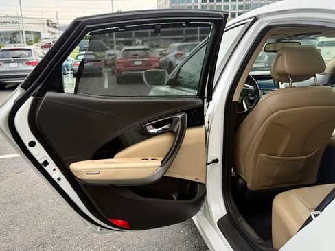 Used 2013 Hyundai Azera w/ Technology Pkg FWD image 29
