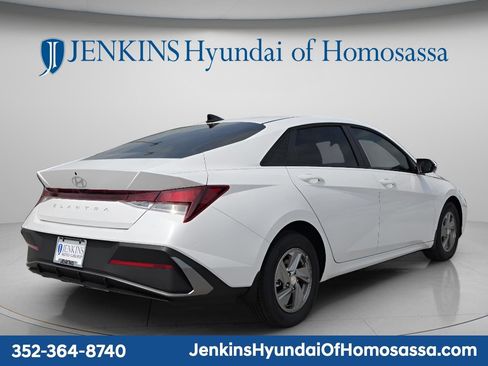 New 2026 Hyundai Elantra SE image 8