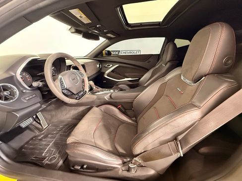 Used 2018 Chevrolet Camaro ZL1 RWD image 20