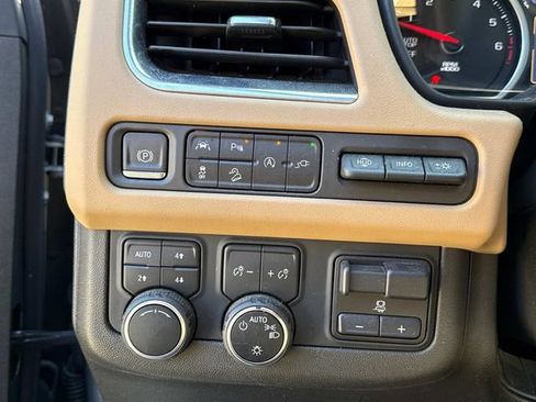 Used 2021 Chevrolet Tahoe Premier w/ Premium Package image 29