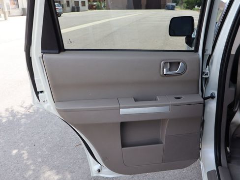 Used 2008 Mitsubishi Endeavor LS AWD/4WD image 24