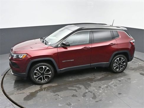 Used 2022 Jeep Compass Limited image 39