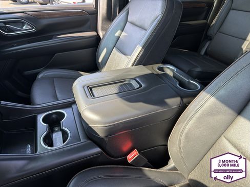 Used 2023 Chevrolet Suburban High Country AWD/4WD image 17