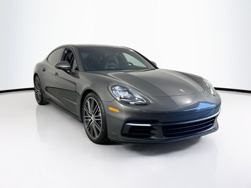Used 2018 Porsche Panamera 4 AWD/4WD image 3