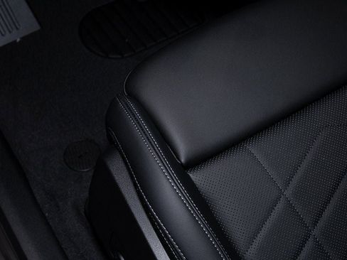 Used 2025 BMW X1 xDrive28i w/ Premium Package image 17