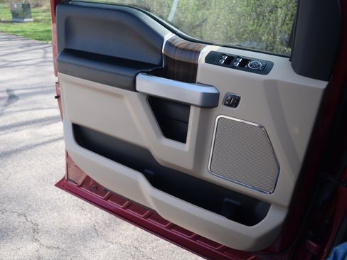 Used 2017 Ford F150 Lariat image 18