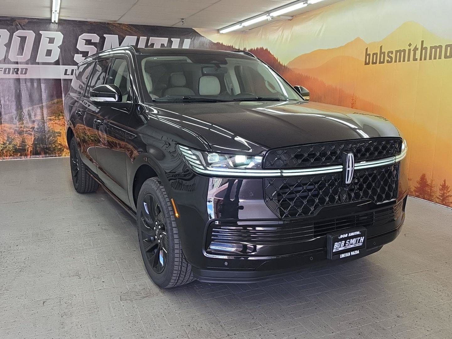 New 2027 Lincoln Navigator L Reserve w/ Jet Appearance Package AWD/4WD image 1