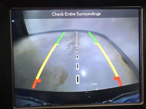 Used 2018 Jeep Grand Cherokee Altitude RWD image 23