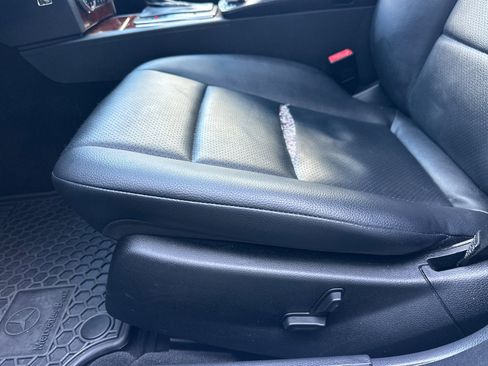 Used 2010 Mercedes-Benz C 300 Sport image 14