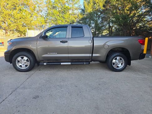 Used 2012 Toyota Tundra 4x4 Double Cab w/ Tow Pkg image 4