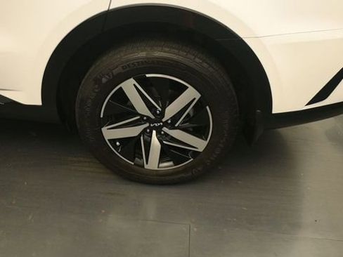 Used 2022 Kia Sorento S w/ Panoramic Sunroof Package FWD image 9
