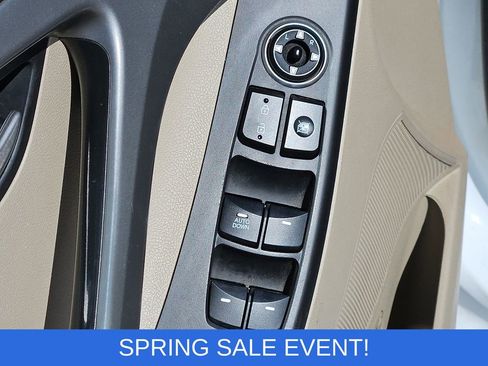 Used 2016 Hyundai Elantra SE image 13