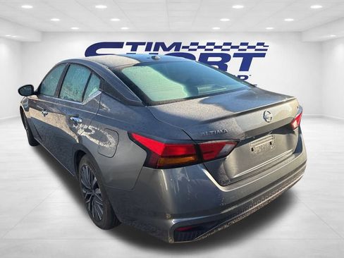 Used 2024 Nissan Altima 2.5 SV image 6