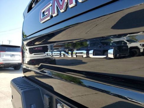 New 2026 GMC Sierra 2500 Denali w/ Denali Reserve Package AWD/4WD image 9