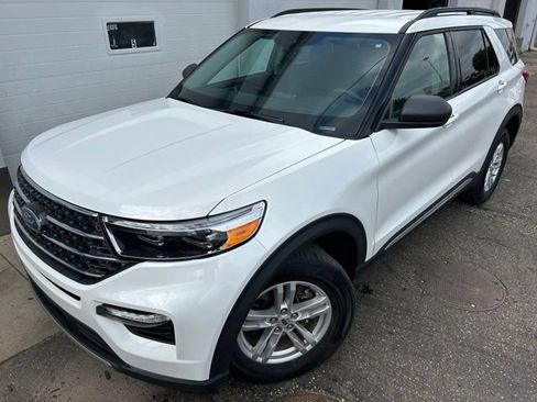 Used 2023 Ford Explorer XLT w/ Equipment Group 202A AWD/4WD image 1