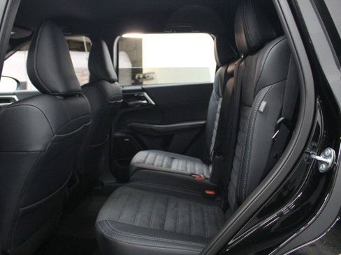 New 2026 Mitsubishi Outlander LE image 24