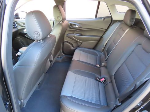 New 2026 Chevrolet Trax LT w/ LT Convenience Package FWD image 22