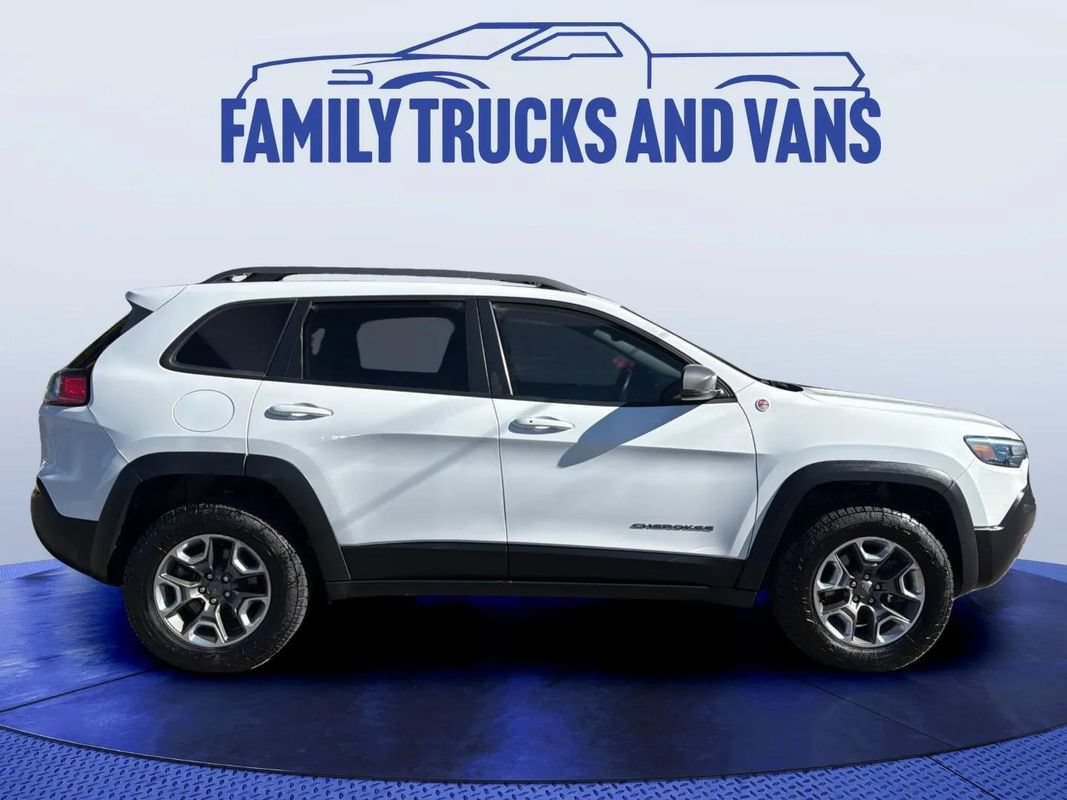 Used 2019 Jeep Cherokee Trailhawk AWD/4WD image 6