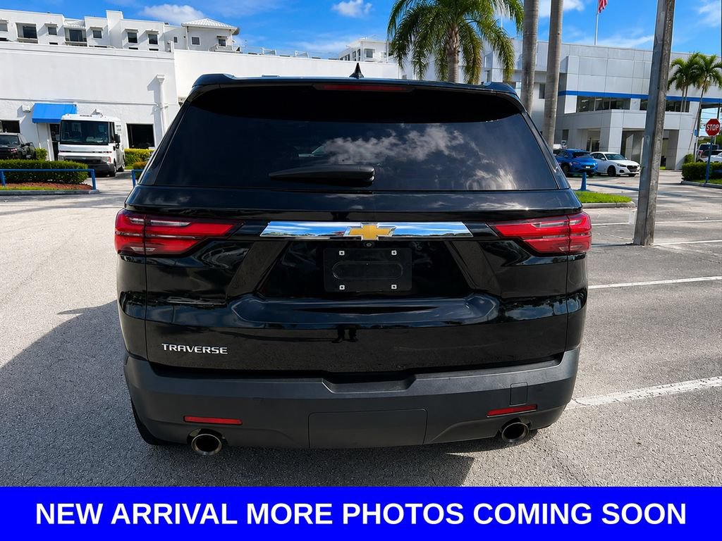 Used 2023 Chevrolet Traverse LS FWD image 4