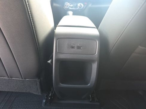 New 2026 Chevrolet Trax RS w/ Sunroof Package image 31