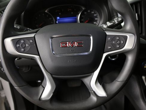 Used 2023 GMC Terrain SLE image 12