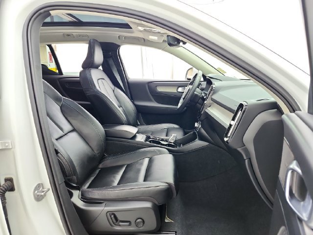 Used 2024 Volvo XC40 B5 Plus w/ Protection Package Premier AWD/4WD image 18