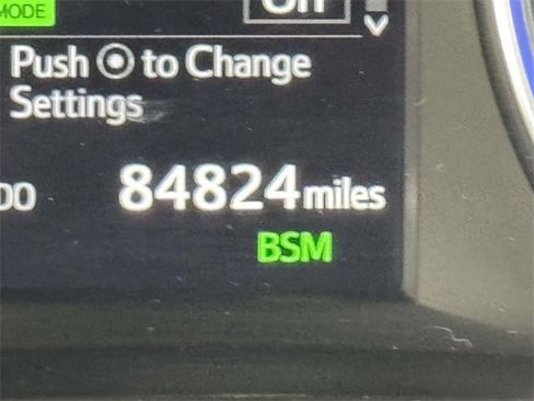 Used 2018 Toyota Highlander XLE image 2