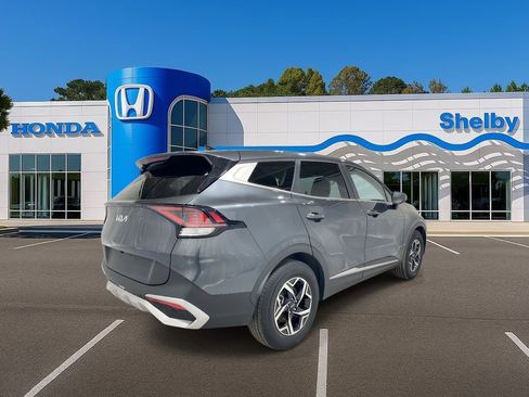 Used 2024 Kia Sportage LX image 8