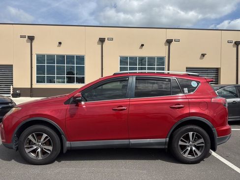 Used 2016 Toyota RAV4 XLE image 4