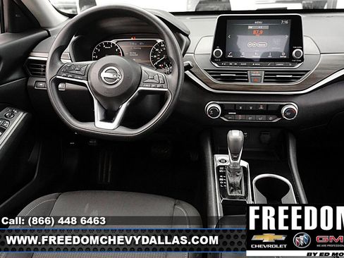 Used 2024 Nissan Altima 2.5 SV FWD image 15