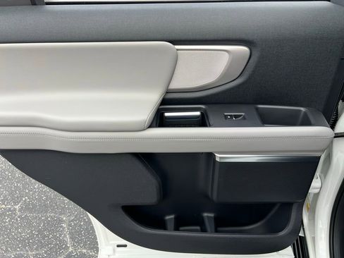 New 2026 Ford Expedition Active image 16