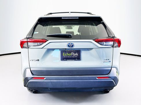 Used 2022 Toyota RAV4 XLE Premium image 7