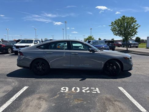 Used 2025 Honda Accord Sport image 13