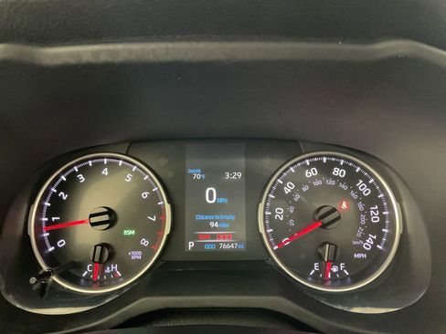 Used 2019 Toyota RAV4 XLE Premium w/ Cold Weather Package AWD/4WD image 28