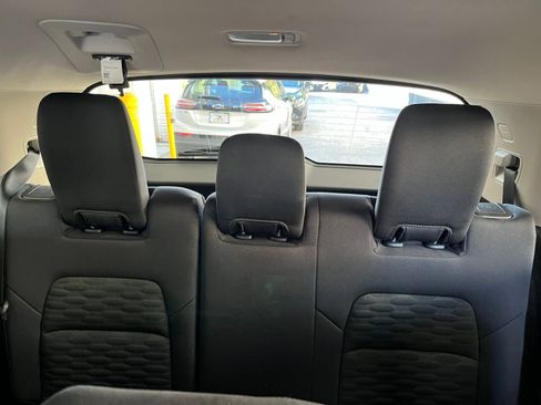 Used 2025 Nissan Pathfinder SV image 29