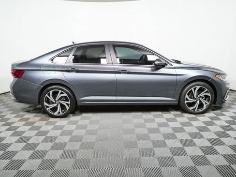 Used 2025 Volkswagen Jetta SEL FWD image 12