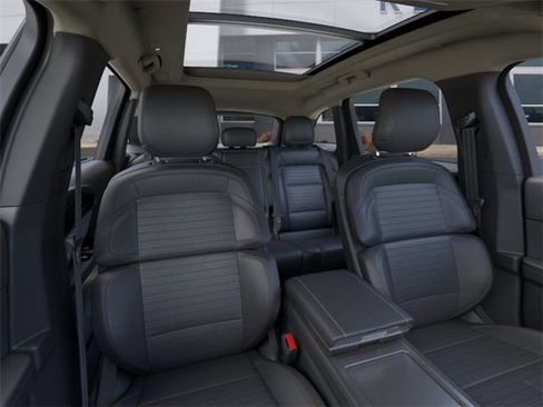 New 2026 Lincoln Nautilus Reserve image 10