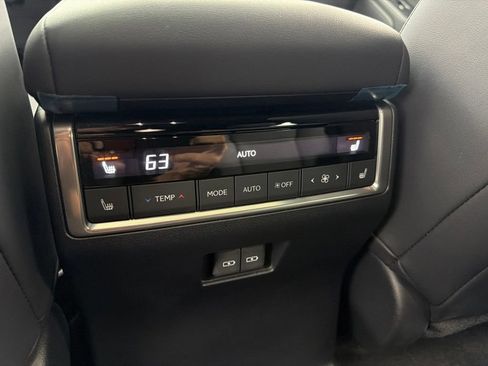 Used 2025 Lexus GX 550 w/ Cold Area Package AWD/4WD image 9