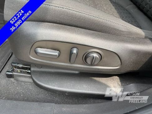 Used 2022 Chevrolet Blazer LT FWD image 15