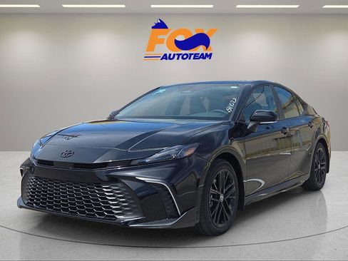 New 2026 Toyota Camry SE FWD image 1