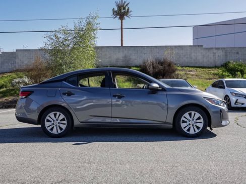 Used 2024 Nissan Sentra S image 3