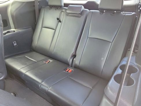 Used 2022 Toyota Highlander XLE image 8