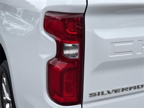 Used 2023 Chevrolet Silverado 1500 LTZ image 11