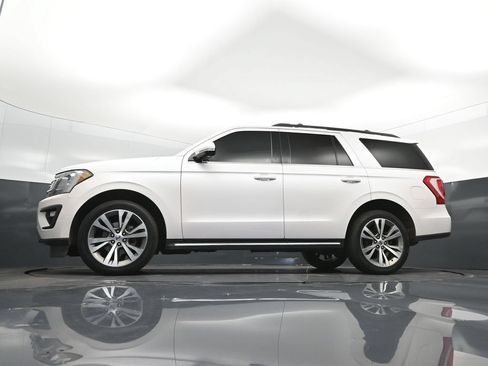 Used 2019 Ford Expedition XLT w/ Equipment Group 202A RWD image 40